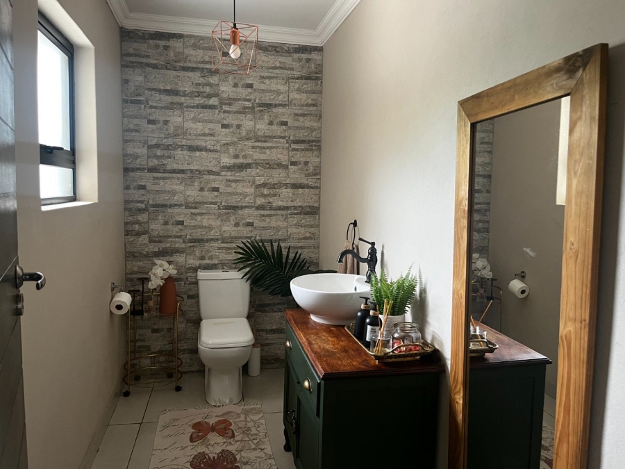 To Let 6 Bedroom Property for Rent in Seasons Lifestyle Estate North West